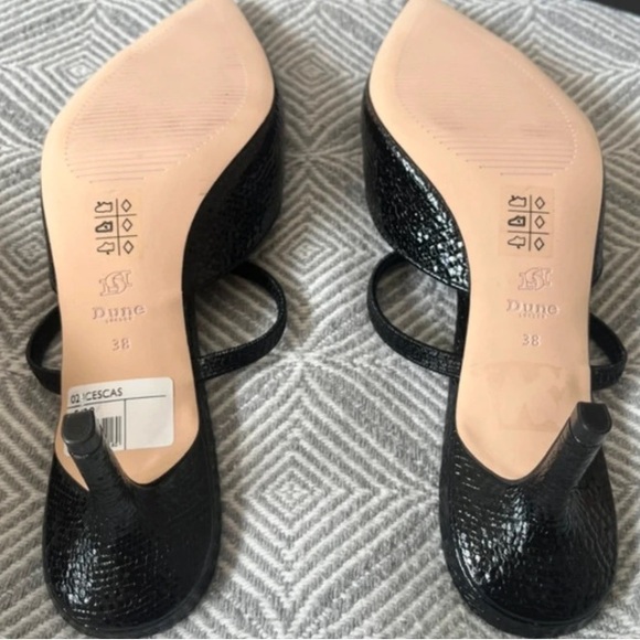 Chic Black Textured Women's Heels - Picture 5 of 5